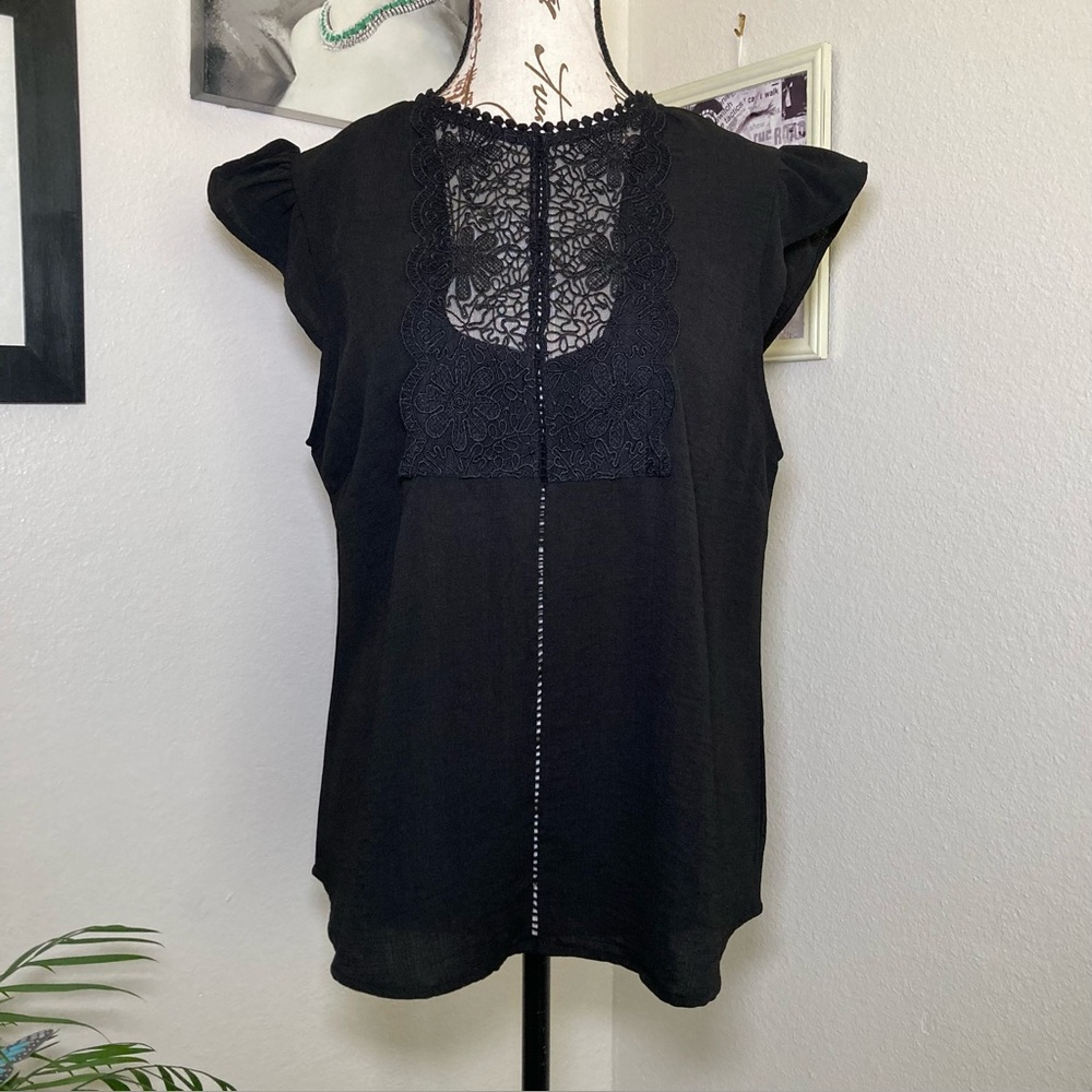 monteau Los Angeles top with lace panel on chest size: large
